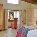 Westfield Farm Uk33124